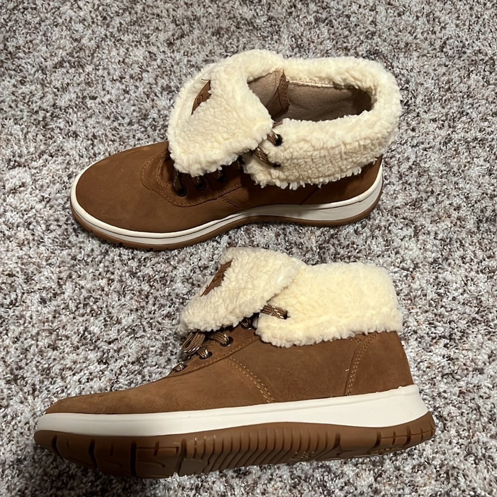 UGG Chestnut Brown Shearling-Lined Winter Boots - Picture 3 of 8